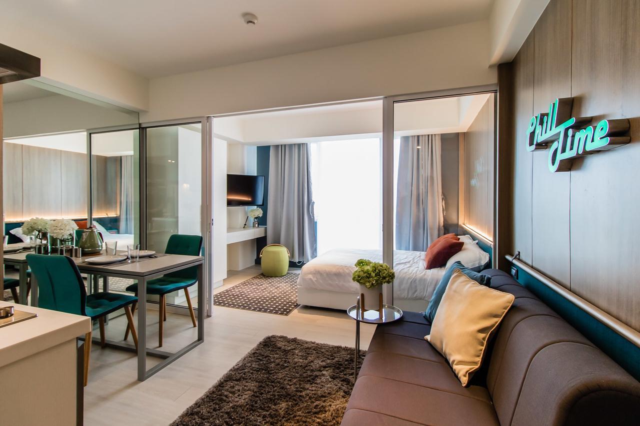 Azure Urban Beach Resort Manila By Radlett Exterior photo